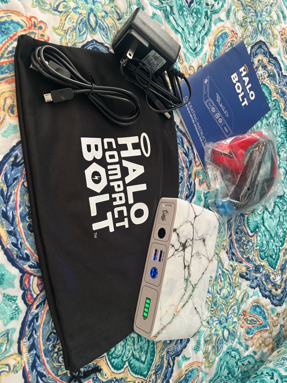 Halo Compact Bolt Portable Charger - White Marble with Gold Accents